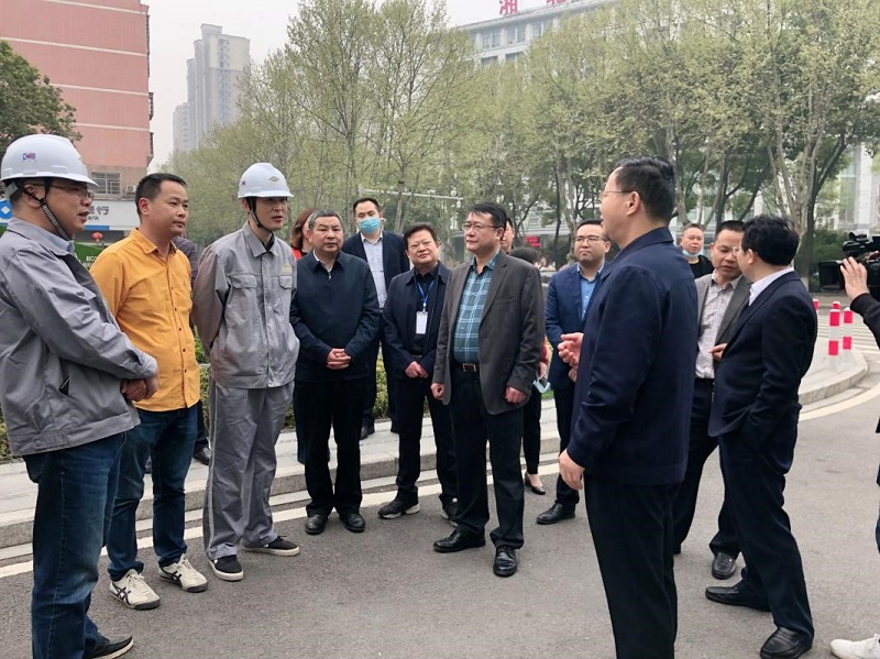 陳閣輝、胡流芳一行到岳州花園項(xiàng)目檢查指導(dǎo)工作
