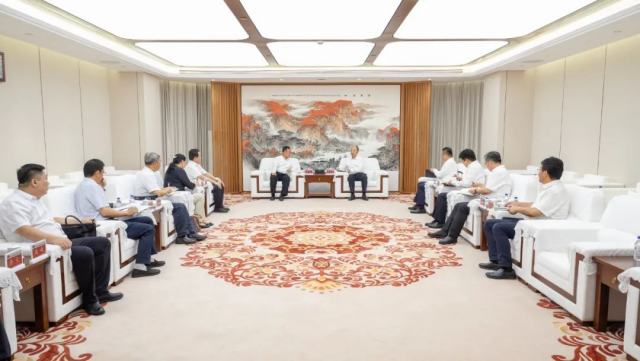 莫鼎革會(huì)見克拉瑪依市委副書記、市長(zhǎng)陳凱